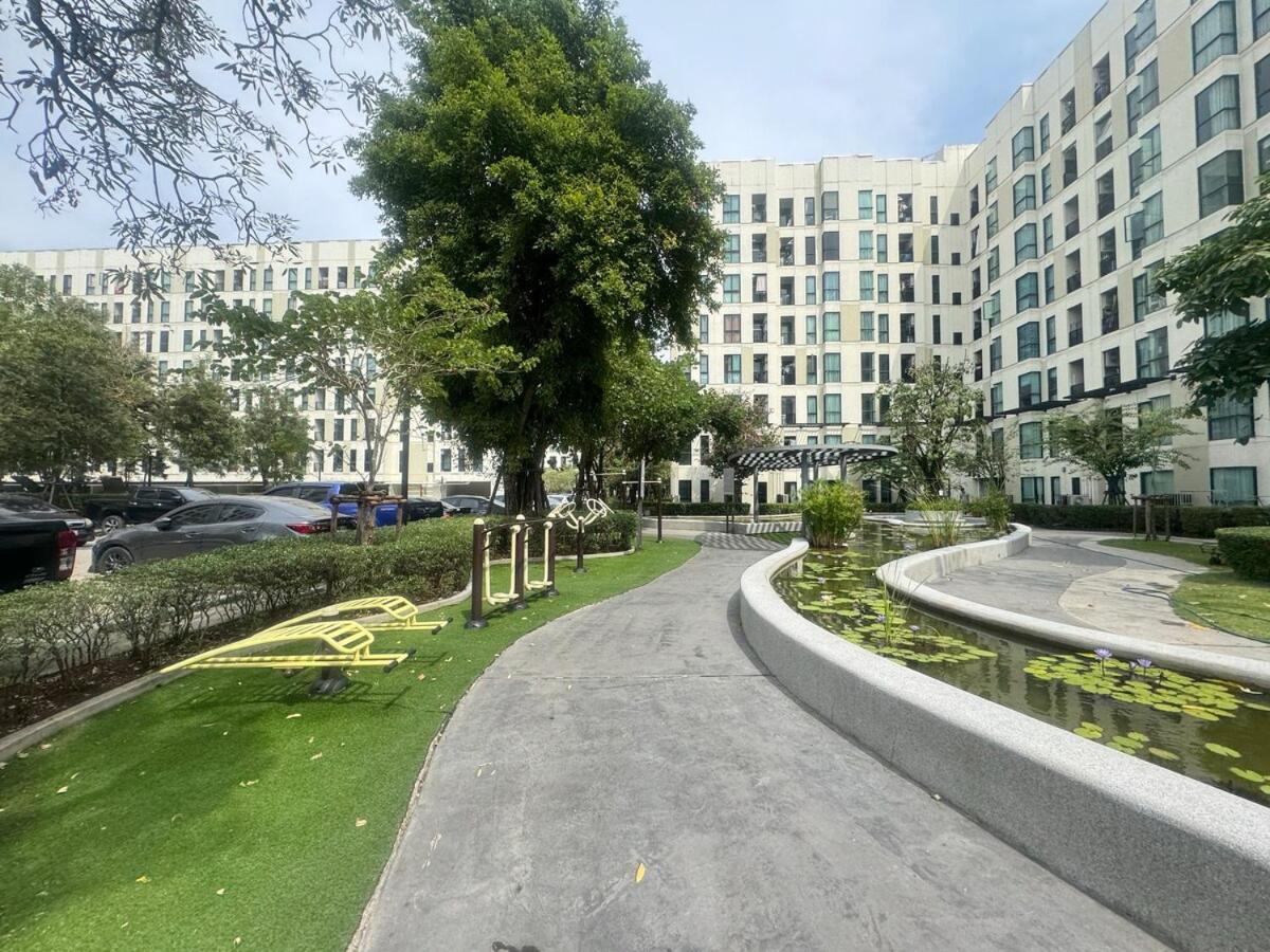 Unio Sukhumvit 72 Boutique Condo Bankhlongszamrong Kültér fotó